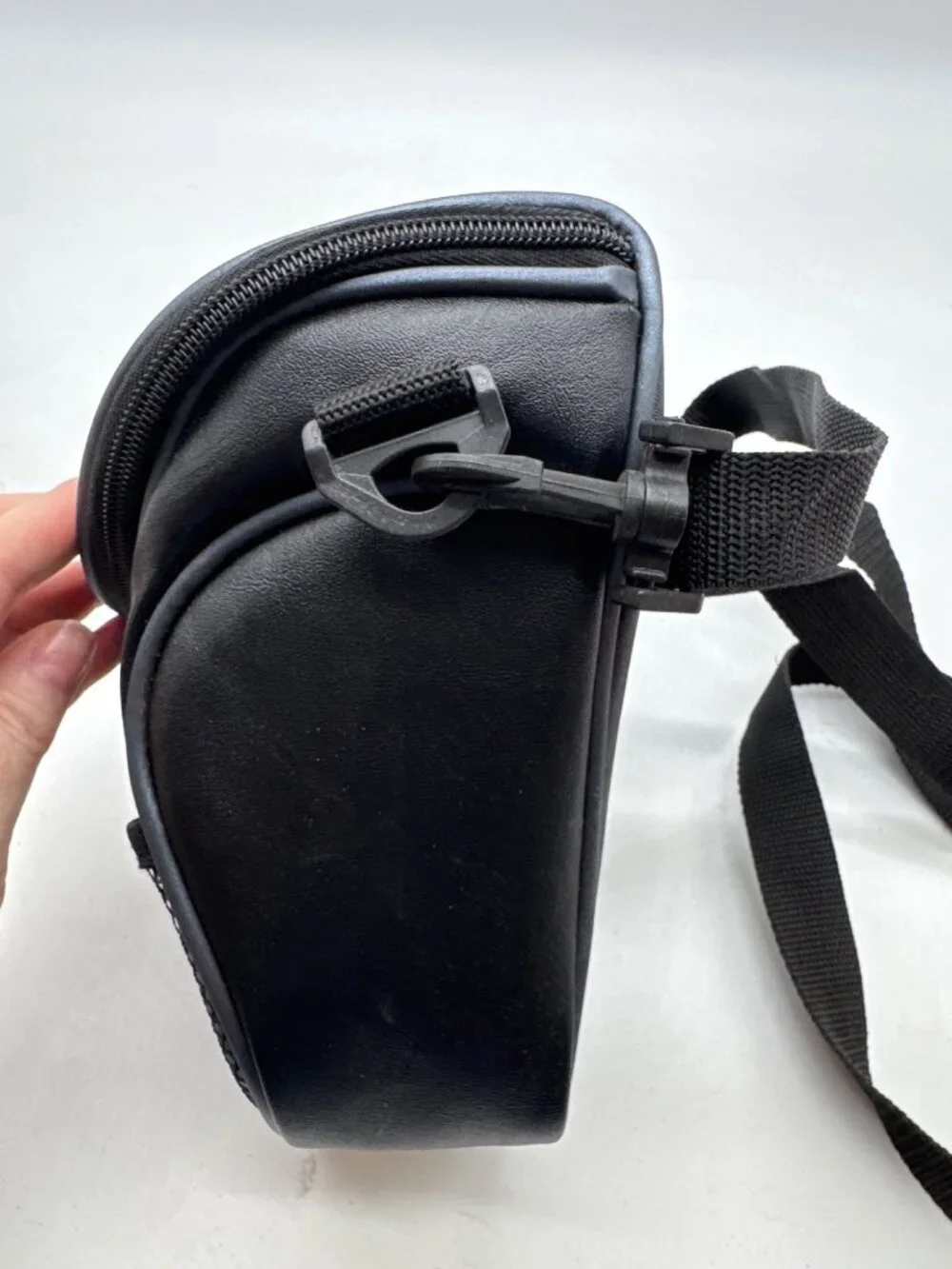Opteka Black Compact Camera Case With Adjustable Strap Zipper Closure & Mesh Poc